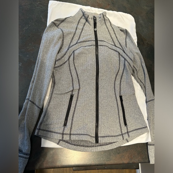 Lululemon size 8 - Picture 1 of 4